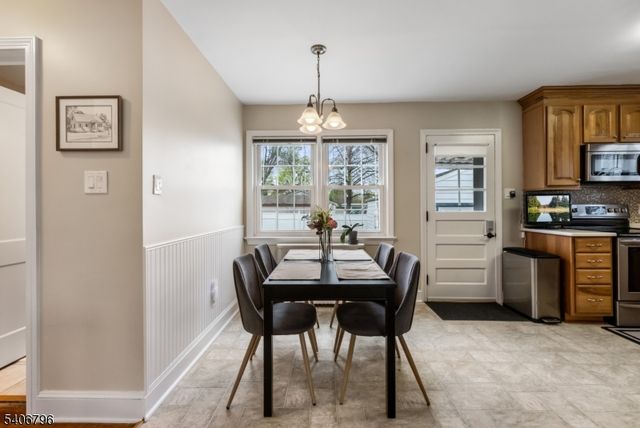 1 Walters Ln, Flemington Boro, NJ 08822