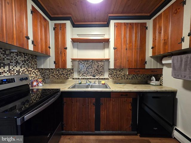 128 MONROE ST, Denver, PA 17517