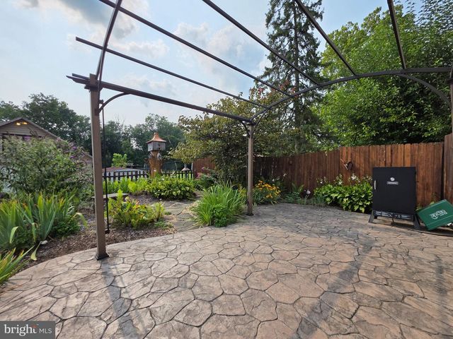 128 MONROE ST, Denver, PA 17517