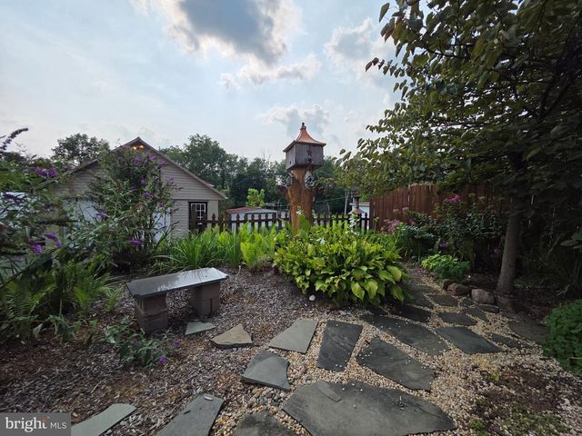128 MONROE ST, Denver, PA 17517