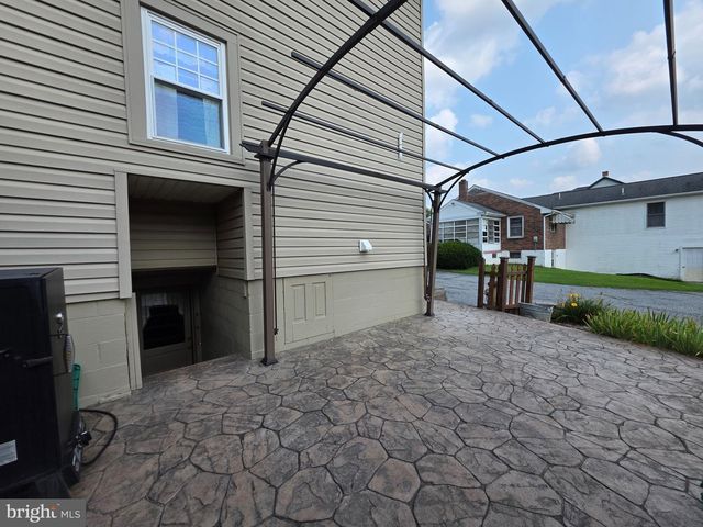 128 MONROE ST, Denver, PA 17517