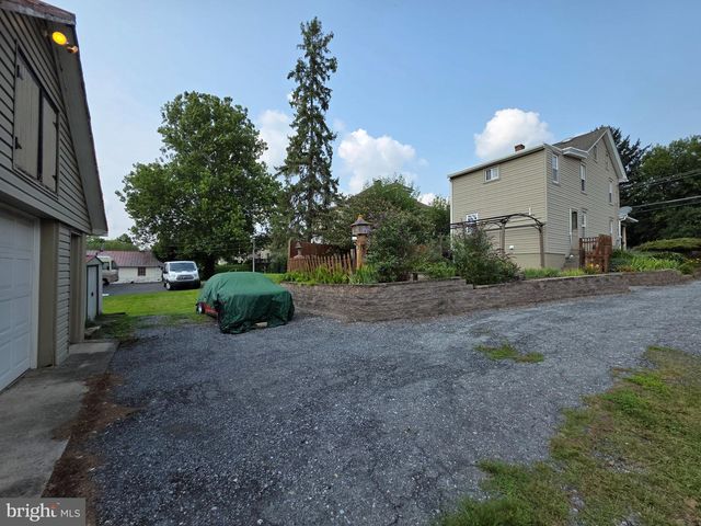128 MONROE ST, Denver, PA 17517