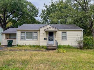 209 S 13th Street, Leavenworth, KS 66048