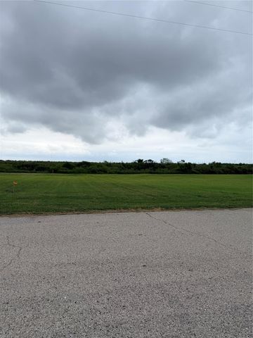 1150 Lagoon Drive, Crystal Beach, TX 77650