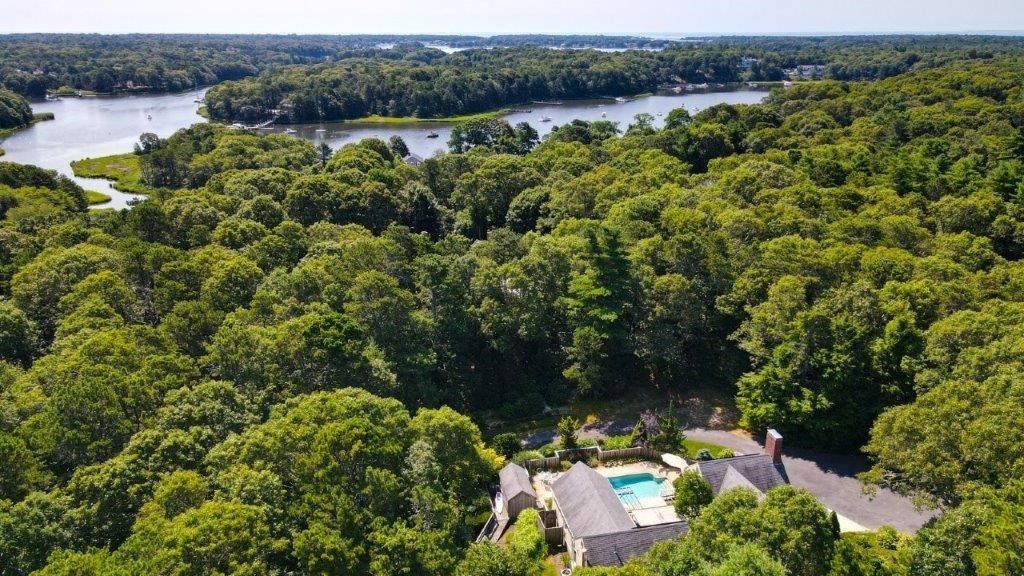 139 Prince Ave, Barnstable, MA 02648