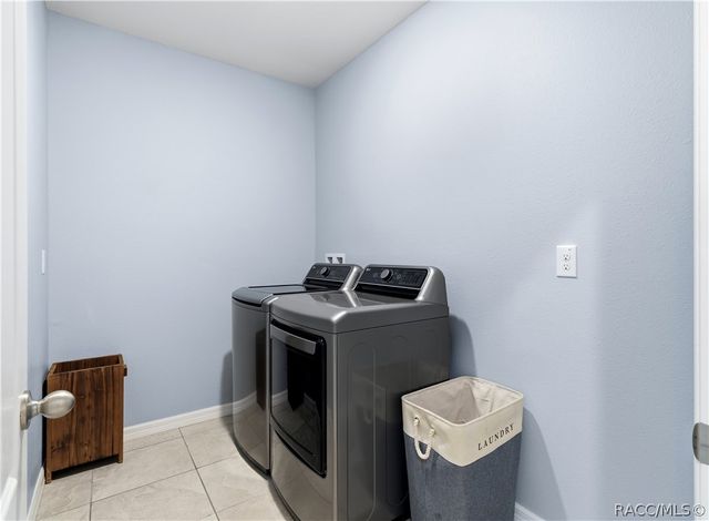 14557 Cedarwood Avenue, Weeki Wachee, FL 34614