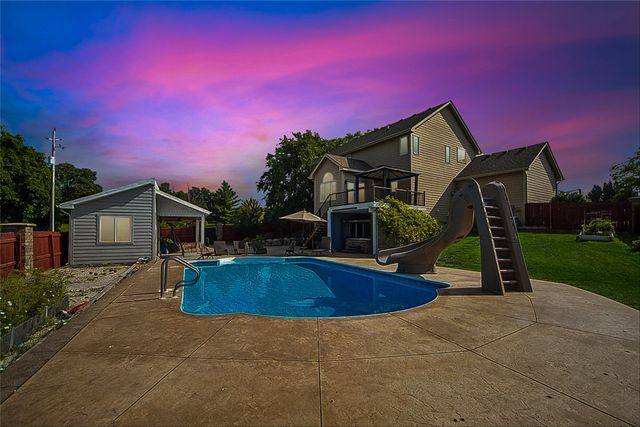 1549 S 50th Street, West Des Moines, IA 50265