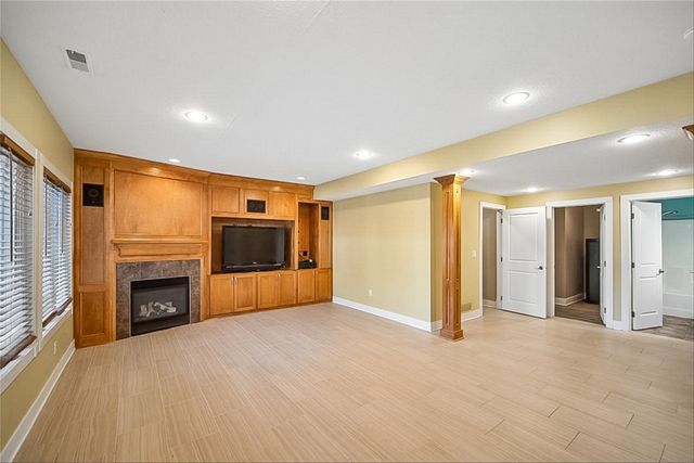 1549 S 50th Street, West Des Moines, IA 50265