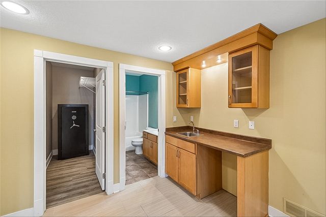 1549 S 50th Street, West Des Moines, IA 50265