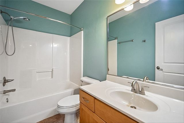 1549 S 50th Street, West Des Moines, IA 50265