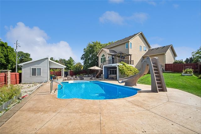 1549 S 50th Street, West Des Moines, IA 50265
