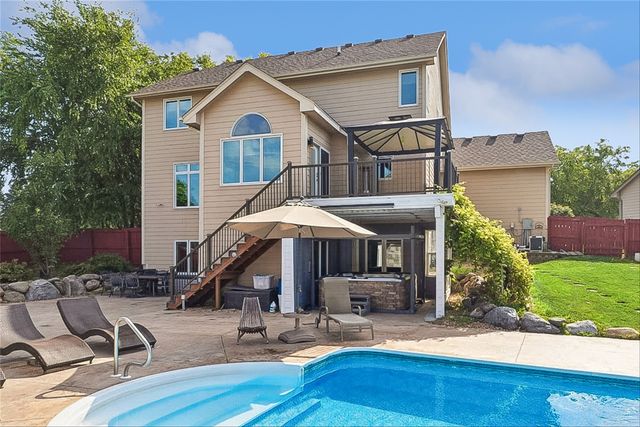 1549 S 50th Street, West Des Moines, IA 50265