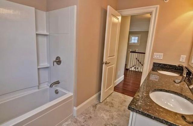 126 Oxbow Rd 126, Framingham, MA 01701