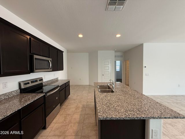 2474 W SABLE Avenue, Apache Junction, AZ 85120
