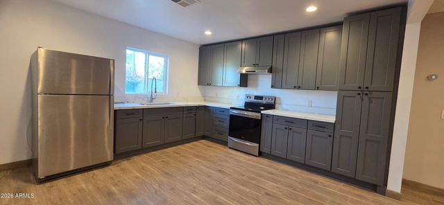 119 E HILL Drive E, Avondale, AZ 85323