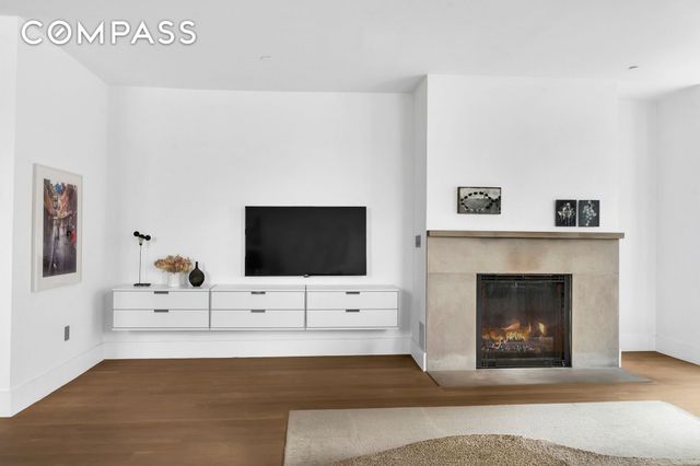 267 W 124th St Apt 6A, New York City, NY 10027