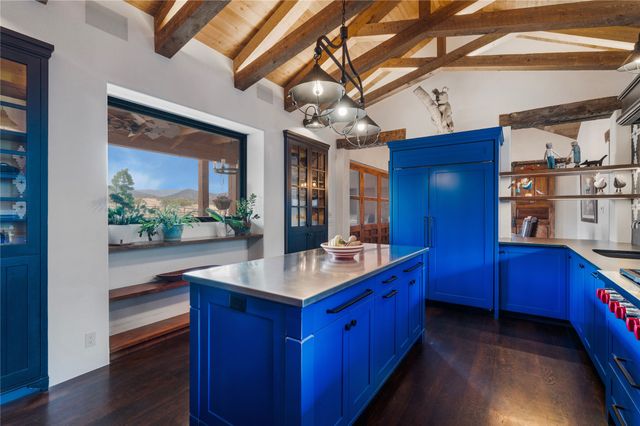 86 Droege Road, Santa Fe, NM 87508