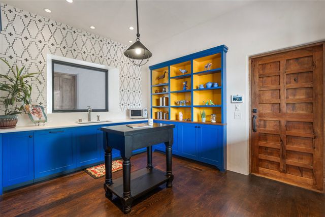 86 Droege Road, Santa Fe, NM 87508