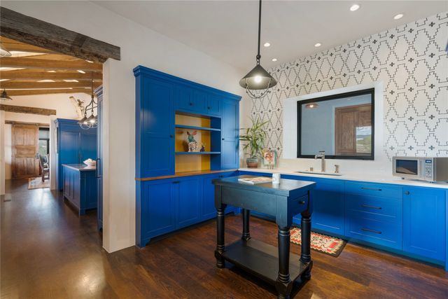 86 Droege Road, Santa Fe, NM 87508