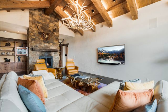 86 Droege Road, Santa Fe, NM 87508