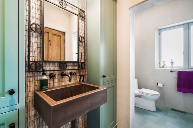 86 Droege Road, Santa Fe, NM 87508