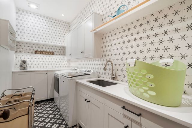 86 Droege Road, Santa Fe, NM 87508