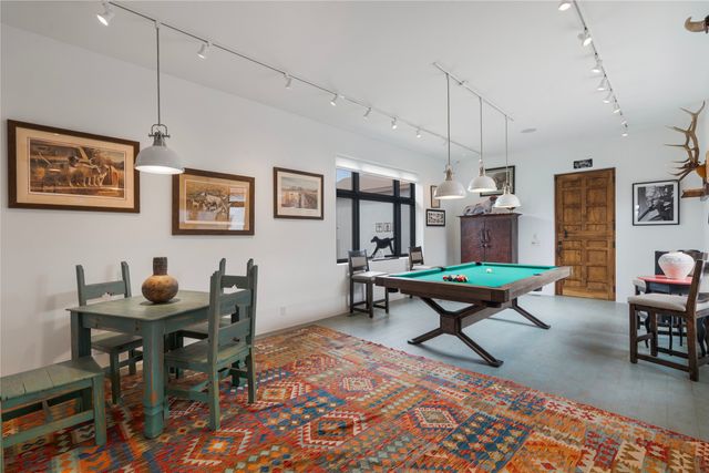 86 Droege Road, Santa Fe, NM 87508