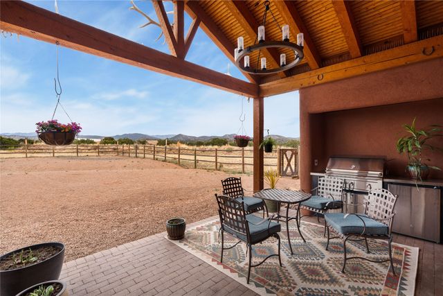86 Droege Road, Santa Fe, NM 87508