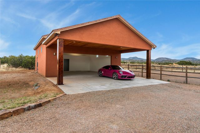 86 Droege Road, Santa Fe, NM 87508