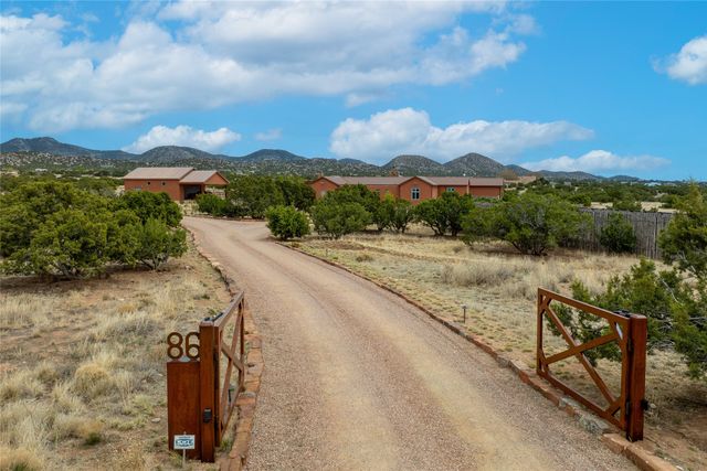 86 Droege Road, Santa Fe, NM 87508