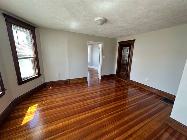 21 Glendale 3, Everett, MA 02149