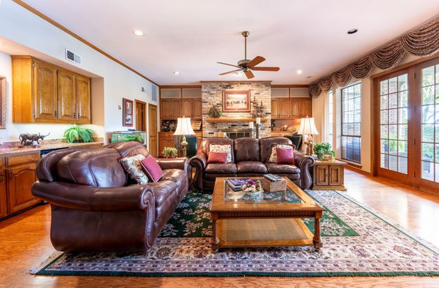3316 S Country Club Road, Garland, TX 75043