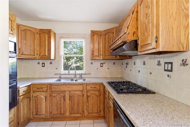 22412 92nd Avenue, Queens Village, NY 11428