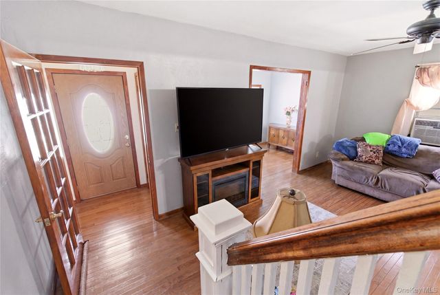 22412 92nd Avenue, Queens Village, NY 11428