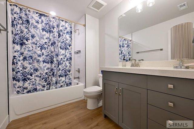 3528 N Elim Lane, Iona, ID 83427