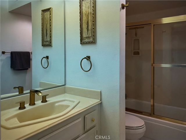 28830 Shadow Valley, Saugus, CA 91390