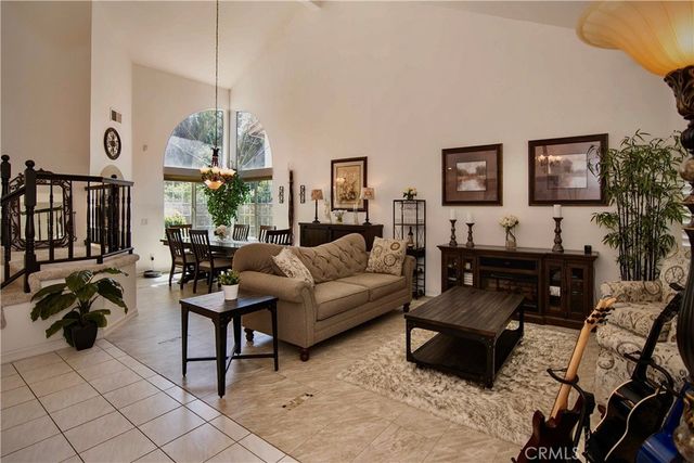 28830 Shadow Valley, Saugus, CA 91390