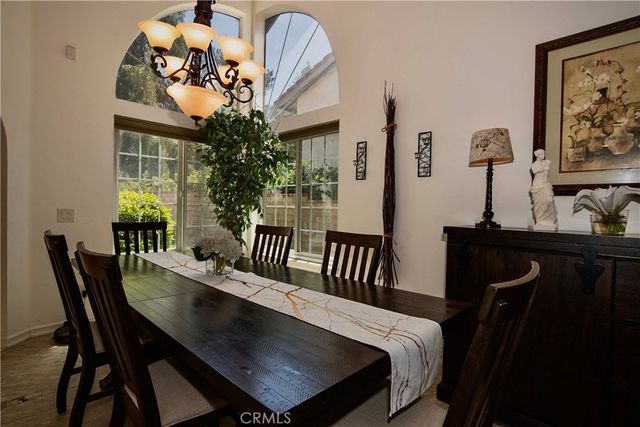 28830 Shadow Valley, Saugus, CA 91390