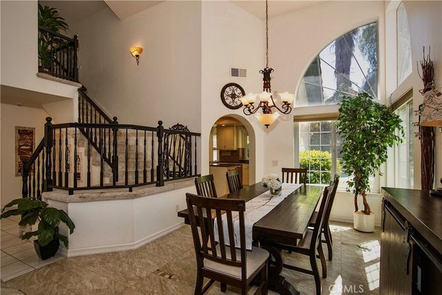 28830 Shadow Valley, Saugus, CA 91390