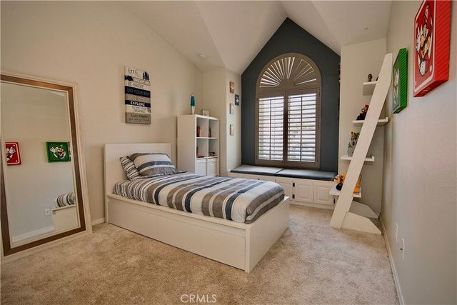 28830 Shadow Valley, Saugus, CA 91390