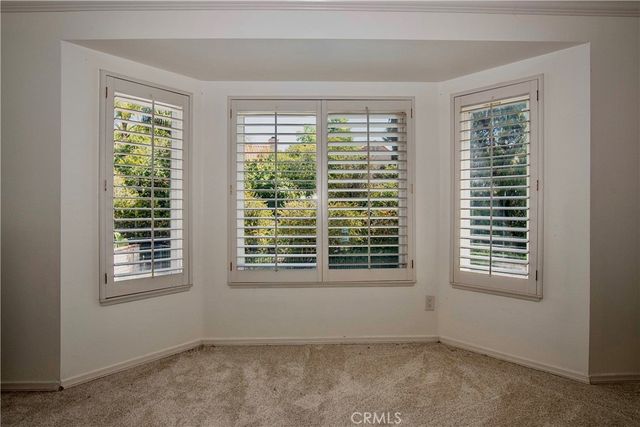 28830 Shadow Valley, Saugus, CA 91390