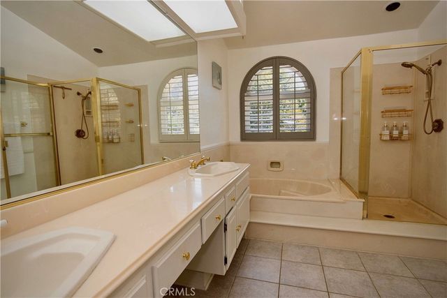 28830 Shadow Valley, Saugus, CA 91390
