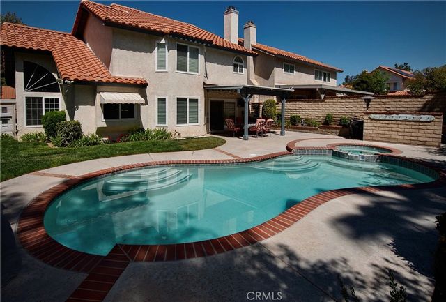 28830 Shadow Valley, Saugus, CA 91390