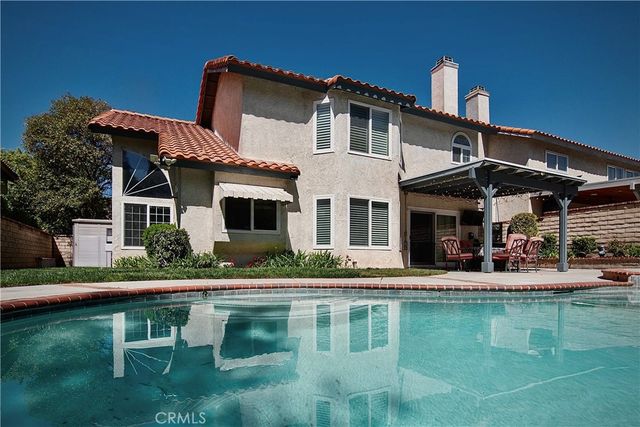 28830 Shadow Valley, Saugus, CA 91390