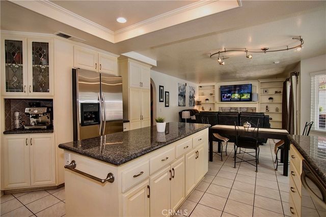 28830 Shadow Valley, Saugus, CA 91390