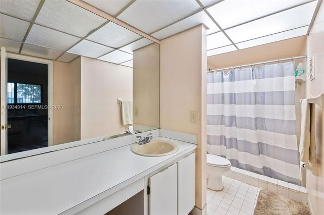 20741 NE 4th Ct 207, Miami, FL 33179