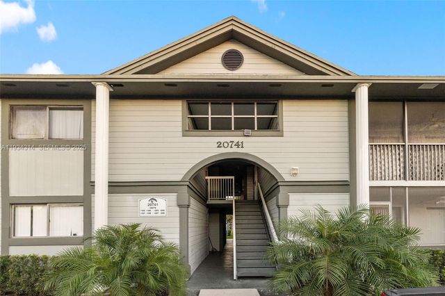 20741 NE 4th Ct 207, Miami, FL 33179