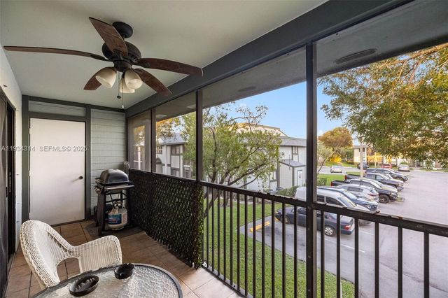 20741 NE 4th Ct 207, Miami, FL 33179