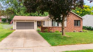 1930 Beacon Hill Drive, Lansing, MI 48906