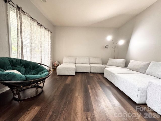 10031 Glenburn Lane, Charlotte, NC 28278